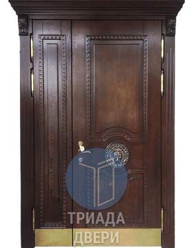 трехконтурная двустворчатая дверь с массивом дерева