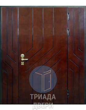 металлическая дверь в квартиру с боковой вставкой и двумя замками